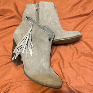 Circus fringed booties size 6.5 M preloved ❤️